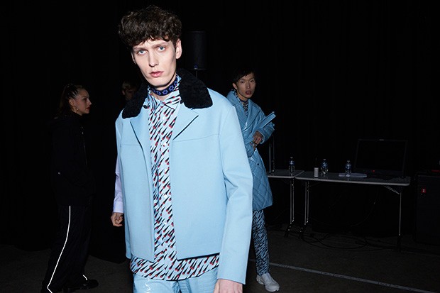 #PFW Kenzo Menswear Fall Winter 2016.17 Backstage - Male Model Scene