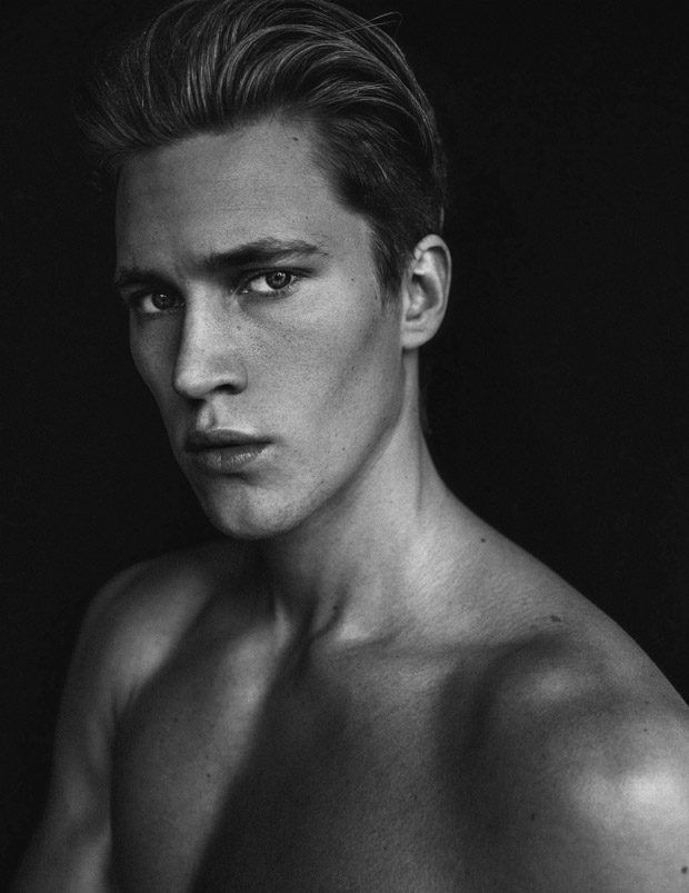 MMSCENE PORTRAITS: Jonathan Hannestad by Florian Grey