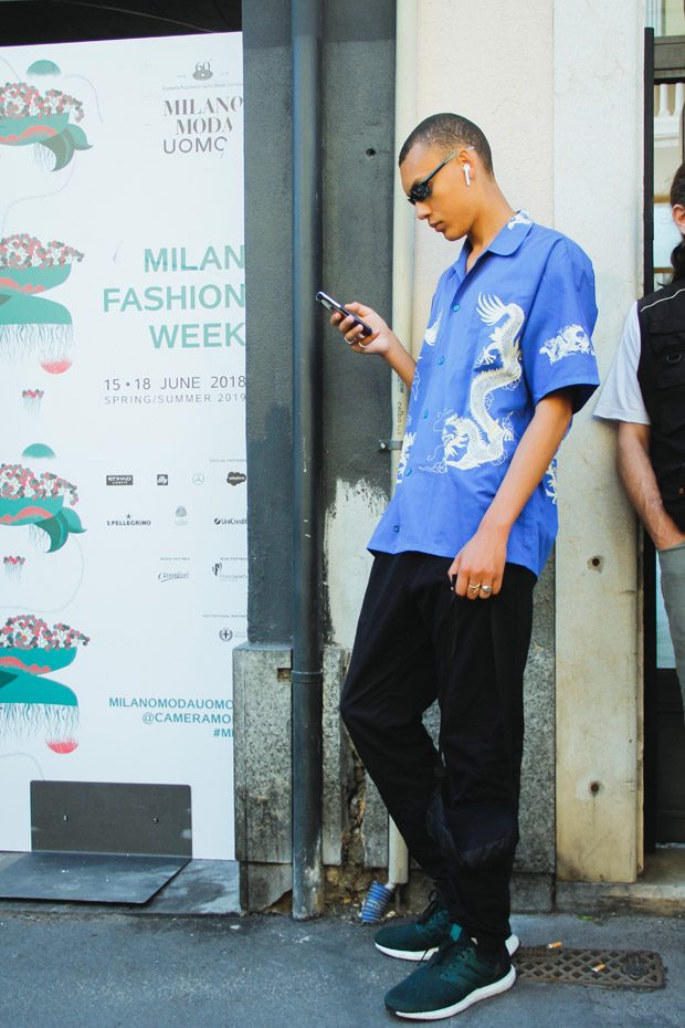 MILAN, Italy: 19 September 2018: Elegant Men in the Street Style Outfit  Editorial Photo - Image of introini, fall: 130535901