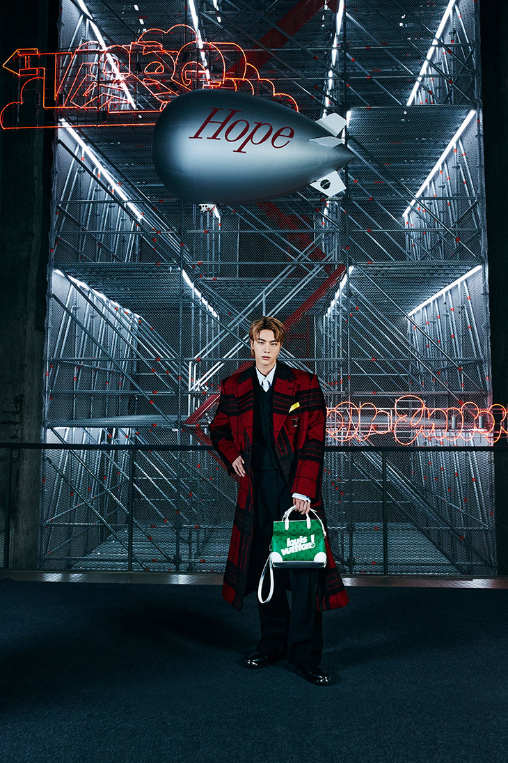 Louis Vuitton Men's Fall 2022 Spin-Off Fashion Show