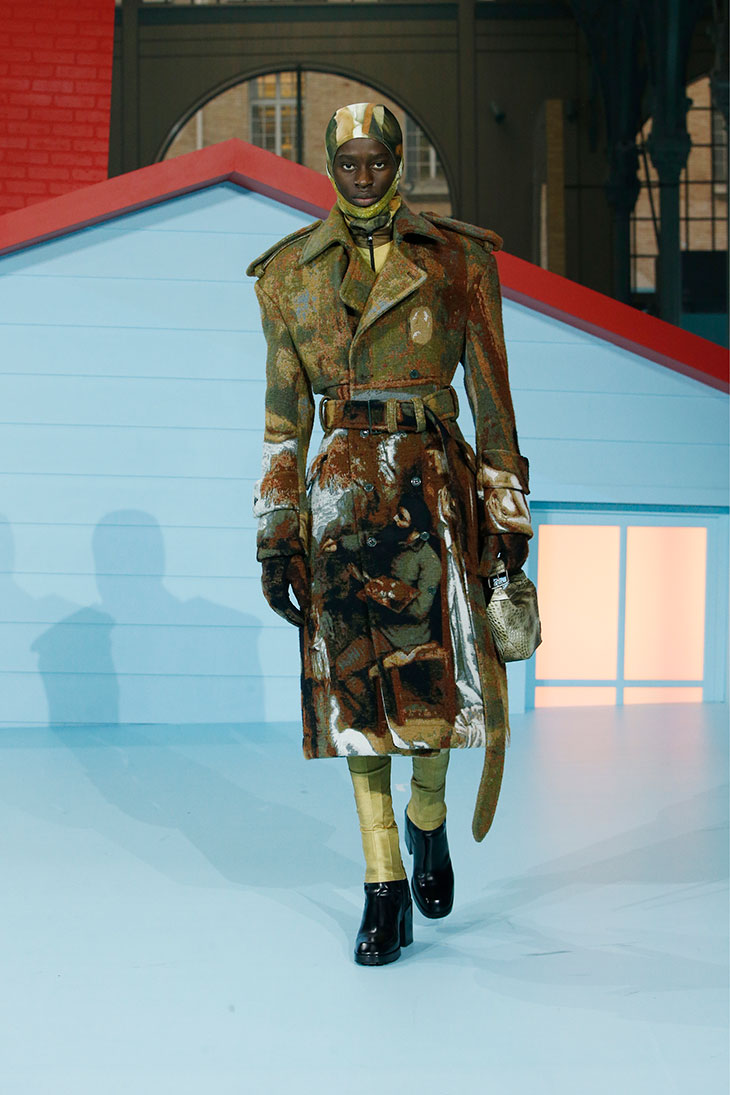 Virgil Abloh's last Louis Vuitton collection displayed at Paris Fashion  Week - News - Mixmag