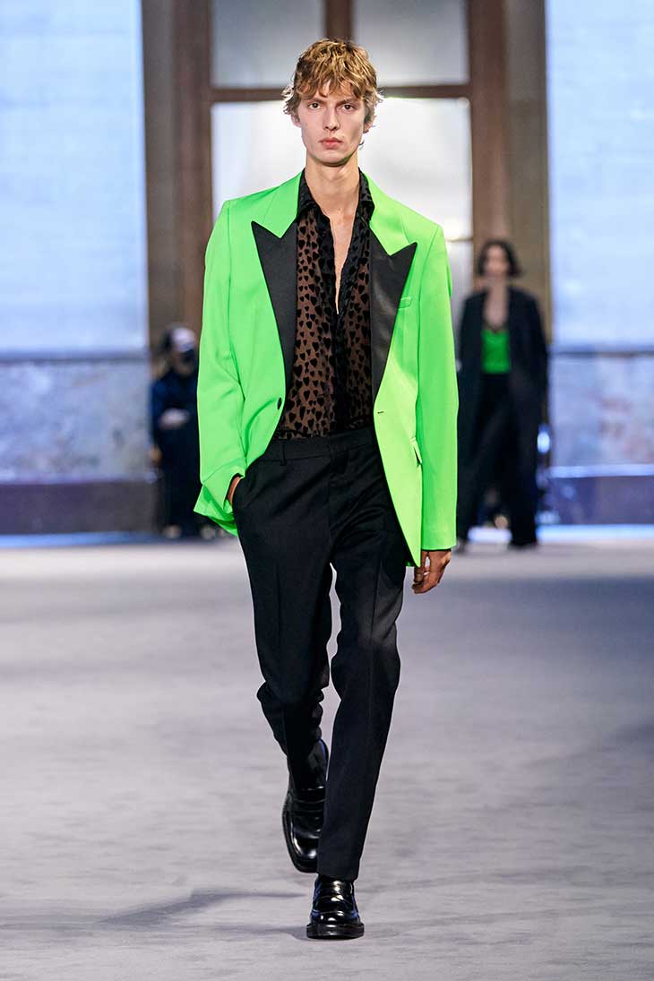 PFW: DIOR HOMME Fall Winter 2022.23 Collection - Male Model Scene