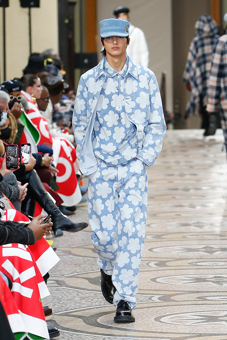 PFW KENZO Fall Winter 2022.23 Collection Male Model Scene