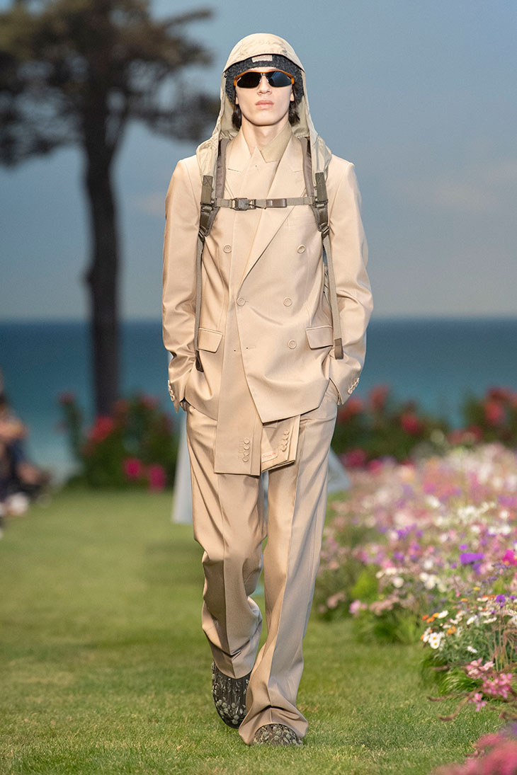 June 24: Dior Homme : Photocall - Paris Fashion Week - Menswear  Spring/Summer 2023 - 05 - Louis Hofmann Archives Gallery