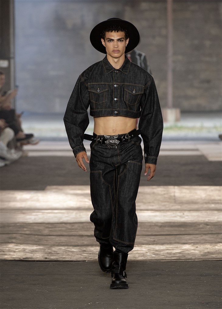 Moschino Menswear Fashion Show Collection Spring Summer 2023