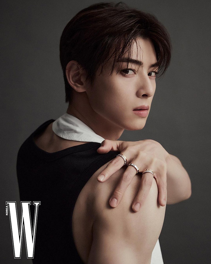 8 Handsome Photos of Cha Eunwoo as Magazine Cover Model, Proving His Title  as the Legendary