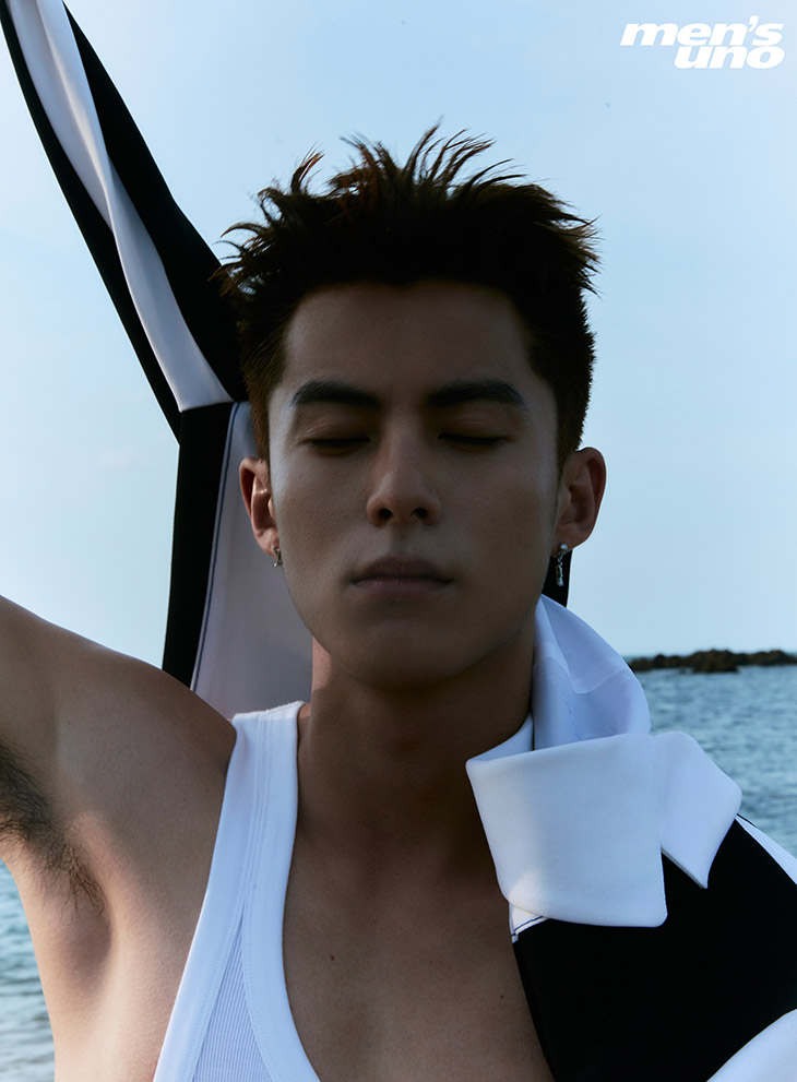 Chinese Actor Dylan Wang Hedi New Lineup Chinese Boy Group – Stock