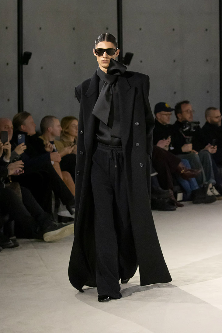 SAINT LAURENT Hedi Slimane 2014 black leather foldover collar