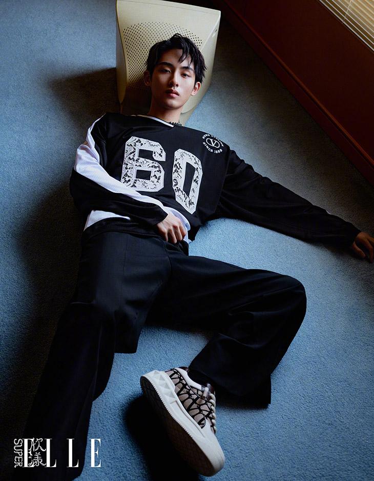 WINWIN Stars in Super ELLE China Magazine June 2023 Issue