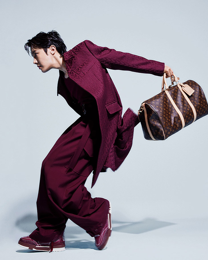 True Thompson, 4, models custom four-figure Louis Vuitton bag
