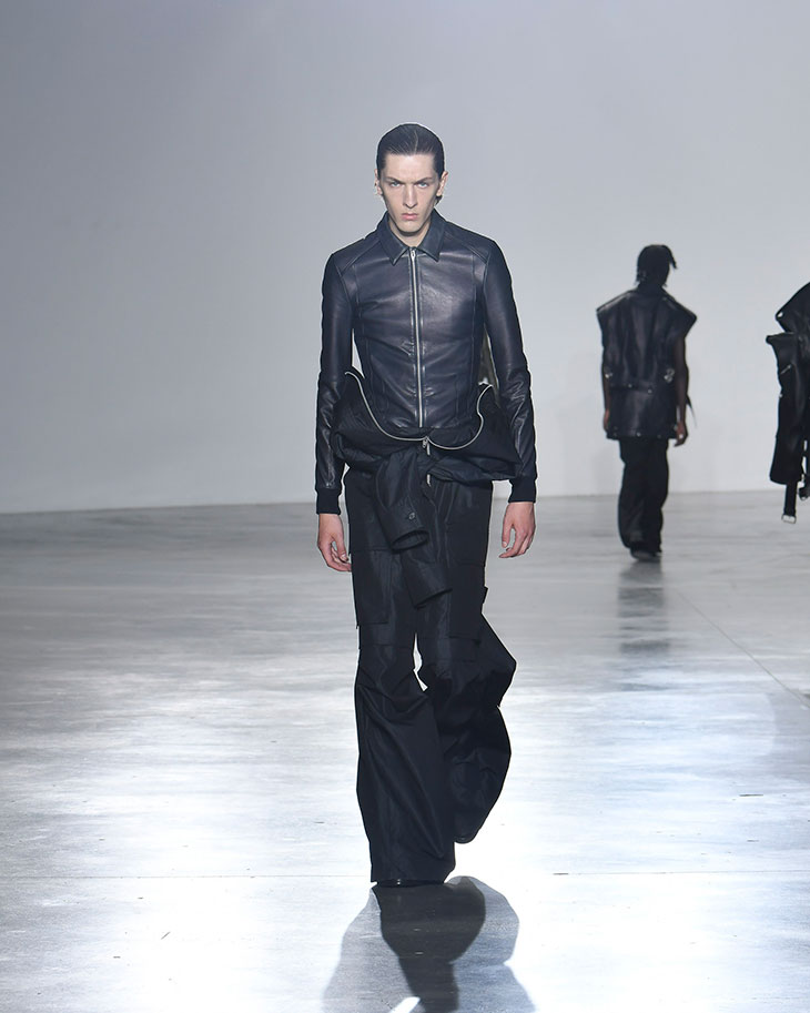 Discover JUUN.J Spring Summer 2024 Co-Ed Collection - Male Model Scene