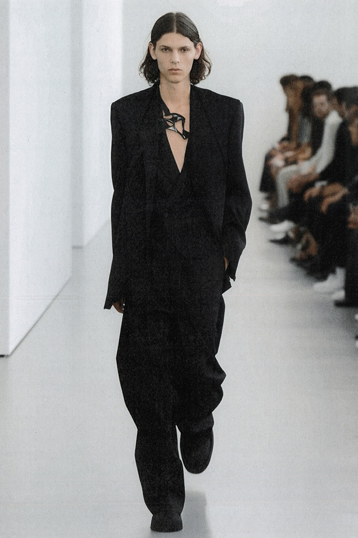 Jackson Wang Stuns In Classic Black Louis Vuitton Suit At Paris Fashion  Week
